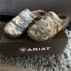 Ariat Men's Camo Slippers